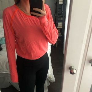 Baggy lululemon tech top, size small